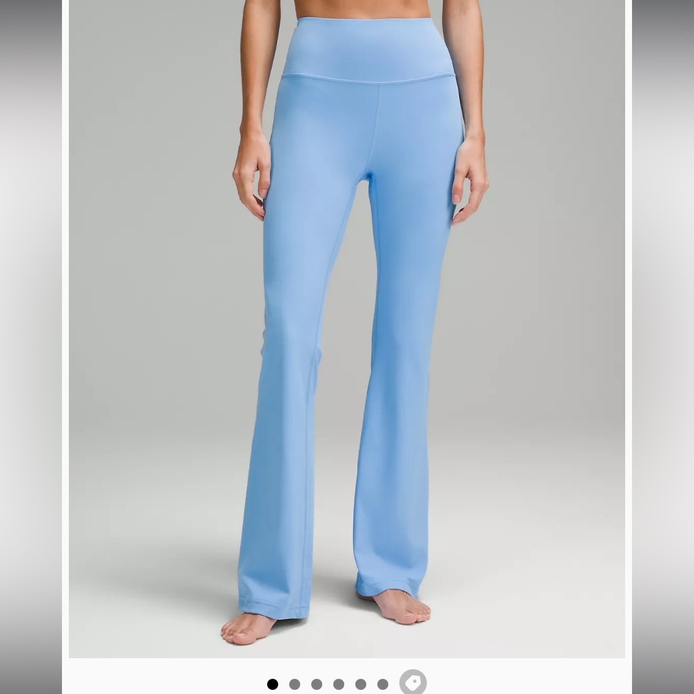 Groove Super-High-Rise Flared Pant Nulu
Regular in Utility Blue (Size 12)